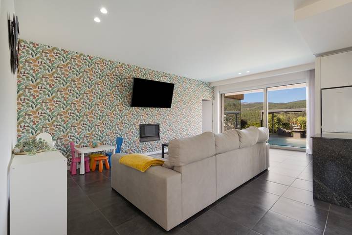 Ferienhaus 'Casa Do Trigal' mit Bergblick, WLAN und Klimaanlage in Bárrio e Cepões, Viana do Castelo Distrikt