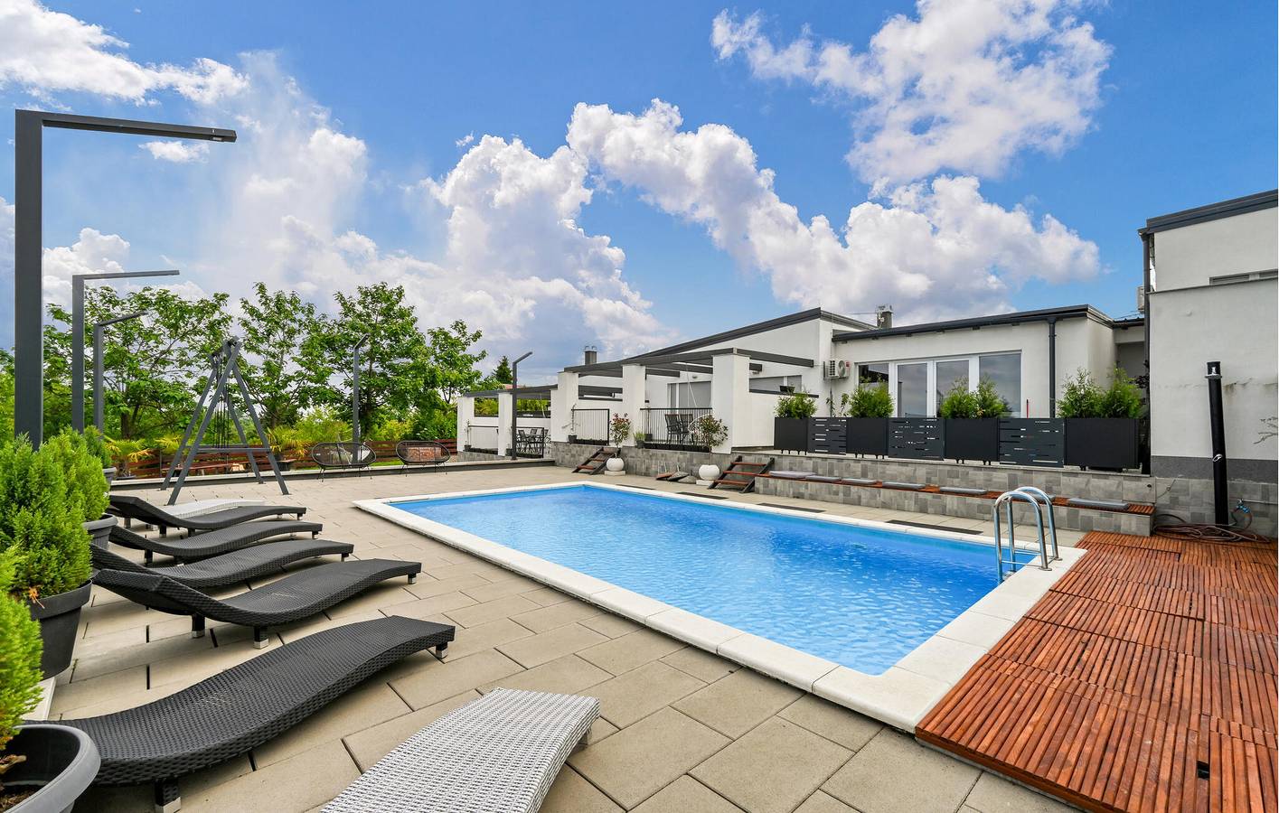 Reizende 2-Zimmer-Wohnung mit Pool, Terrasse und Grill in Gornji Kneginec, Varazdin