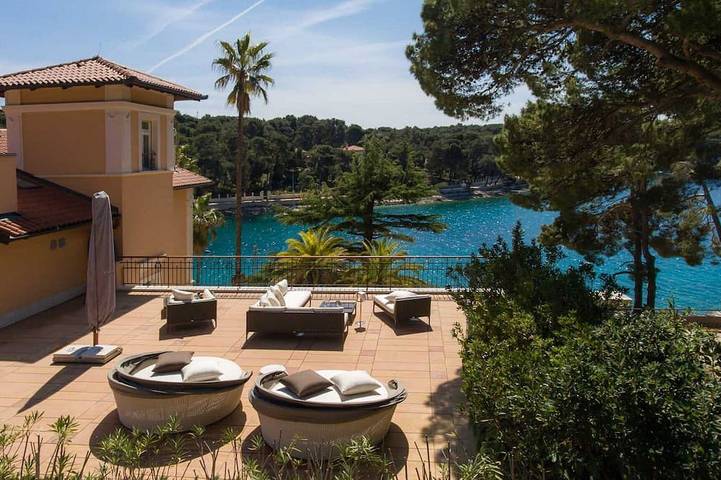 Ferienhaus für 16 Personen, mit Garten und Balkon sowie Whirlpool und Sauna in Mali Lošinj