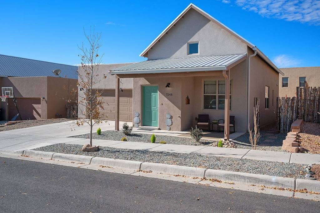 Luxurious Open Concept Home with Fabulous Backyard Entertainment Area in Santa Fe, Santa Fe County