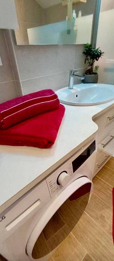 Gîte pour 4 personnes, avec vue et terrasse à Fleurieux-sur-l'Arbresle - 4