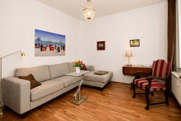 Ferienwohnung für 2 Personen, mit Balkon in Warnemünde