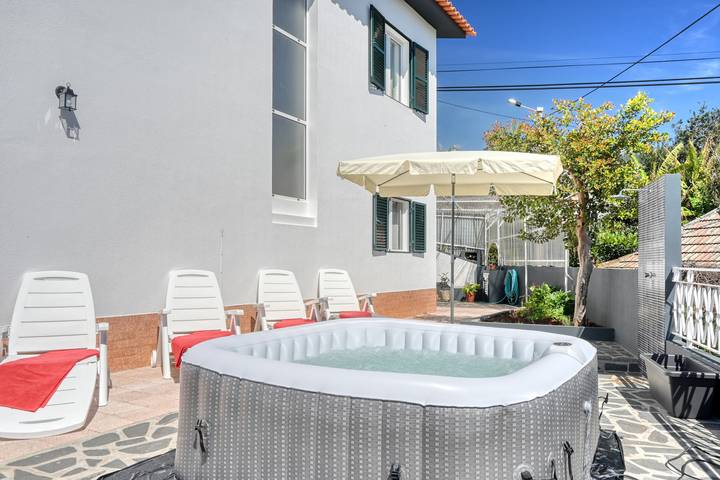 Ferienhaus für 8 Personen, mit Meerblick und Garten, mit Haustier