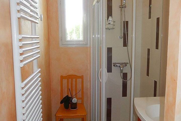 Gîte pour 2 personnes, avec jardin à La Charité-sur-Loire - 4