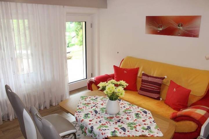 Geheel appartement, Vakantieappartement Landidyll met privéterras, gemeenschappelijke tuin en wifi in Enzklösterle, Noordelijk Zwarte Woud