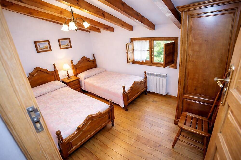 Casa con Jardín y Barbacoa en Llanes – Molinin in Llanes, Costa Verde