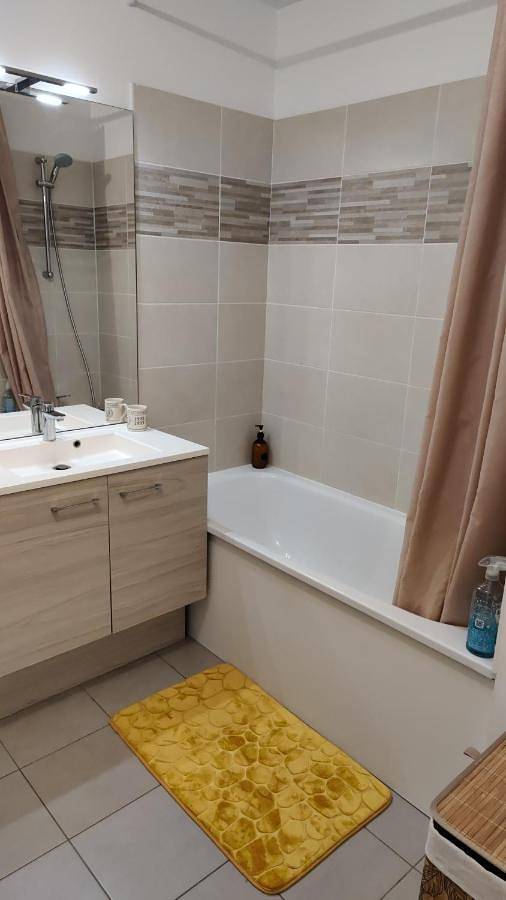Appartement entier, Chez André - Appartement 4 personnes Parking Vieux-Lille in Saint-André-lez-Lille, Région de Lille