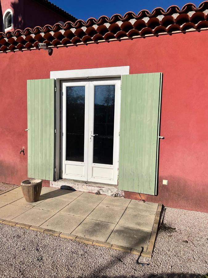 Appartement entier, Appartement 30 m2, piscine et parking privé in Mouans-Sartoux, Côte méditerranéenne (France)