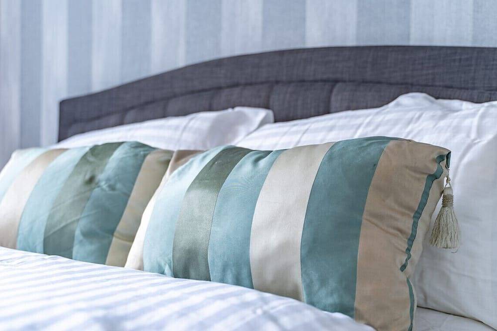 Central Aster House 3 Bedrooms Parking in Nottingham, East Midlands