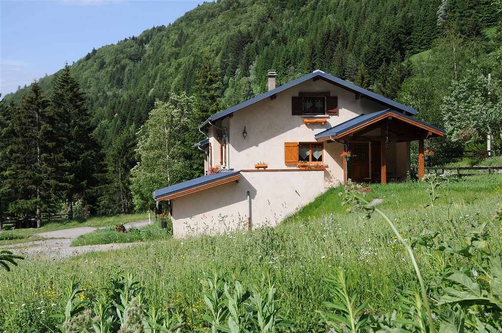 Casa de huéspedes para 12 personas con jardín in Chantelouve, Parque Nacional de los Ecrins