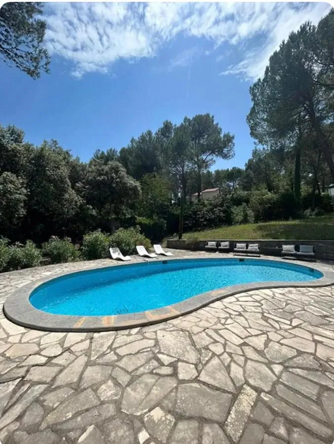 Villa pour 12 personnes, avec jardin ainsi que vue et piscine, animaux acceptés - 1