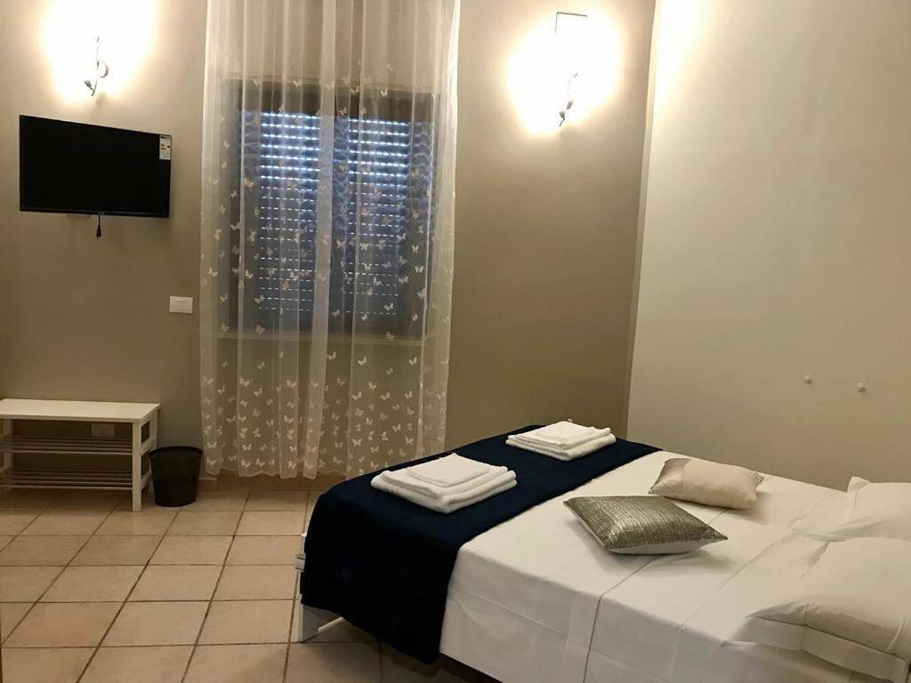 Double Room with Private Bathroom in La Storta, Rome