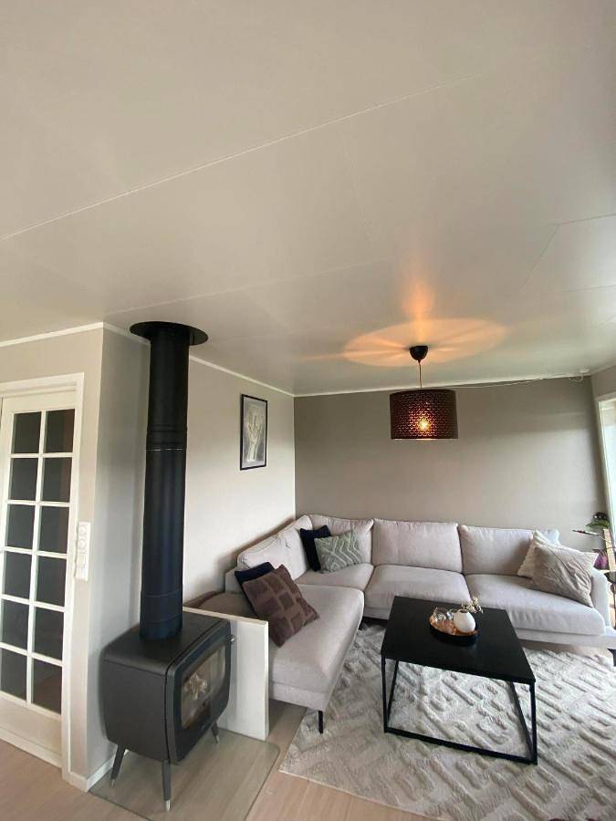 Gîte pour 4 personnes, avec terrasse ainsi que vue et jardin à Leknes - 4