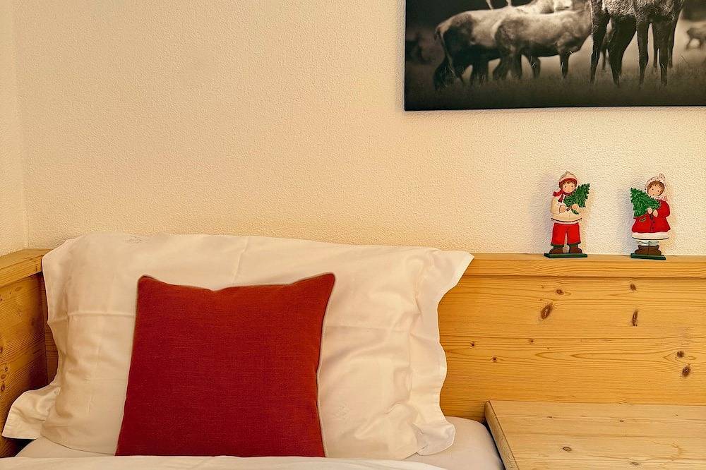 Luxury Chalet at the Foot of the Dolomites by the Castle in Funtanacia, Abtei