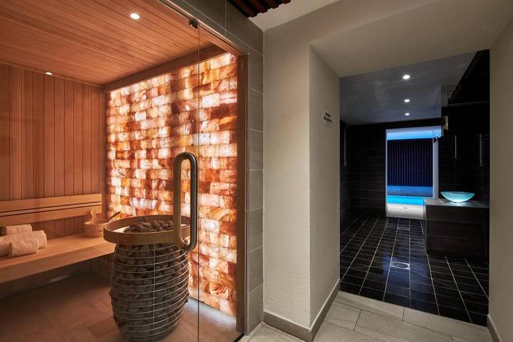 Hôtel pour 2 personnes, avec piscine et sauna ainsi que terrasse et jacuzzi