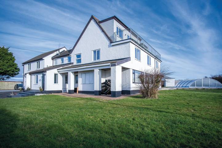 Holiday rental for 4 people, with Ocean view and Balcony as well as Garden and Pool in Gower