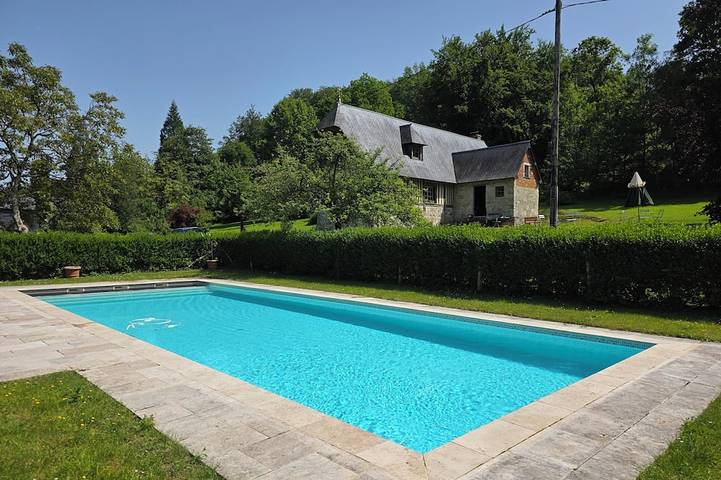 Location de vacances pour 7 personnes, avec jardin à Genneville