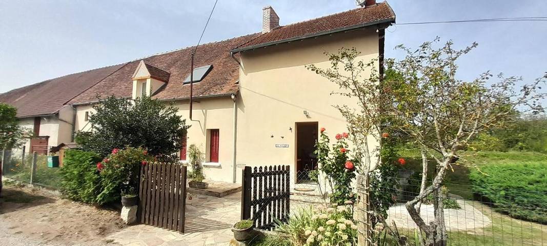 Gîte pour 13 personnes, avec jardin à Archignat