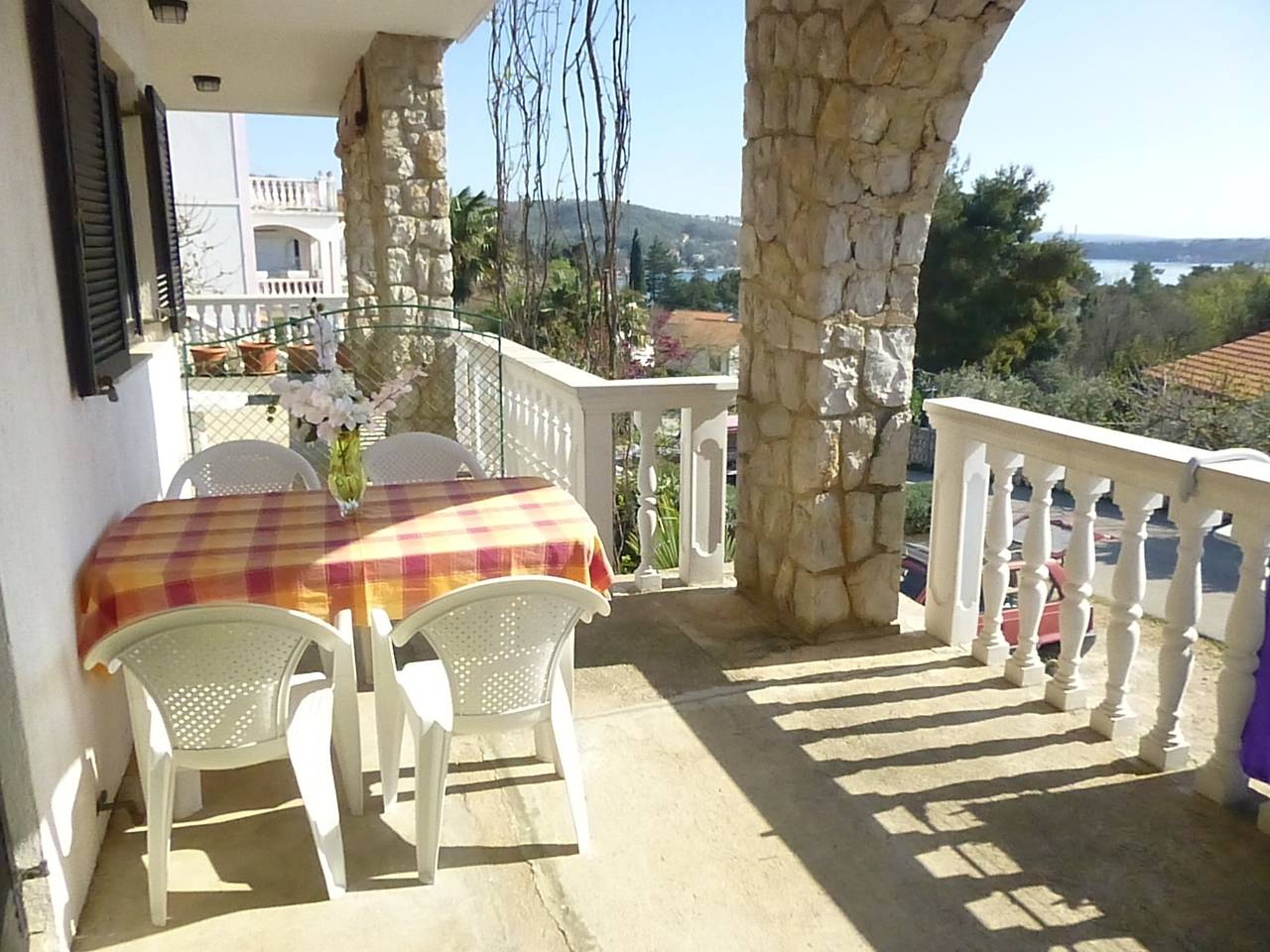 Entire apartment, Two bedroom apartment with terrace and sea view Omišalj, Krk A-22474-a in Omisalj, Krk