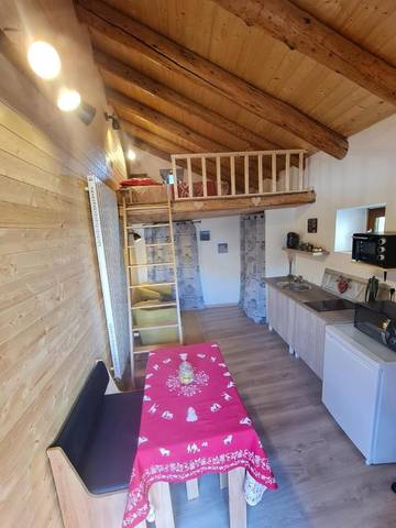 Gîte pour 2 personnes, avec terrasse à Sollières-Sardières