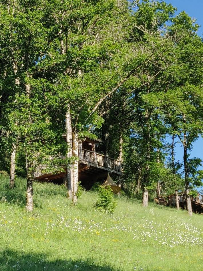 Chambre d’hôte pour 4 personnes, avec jardin ainsi que sauna et jacuzzi à Singles (Puy-de-Dôme)