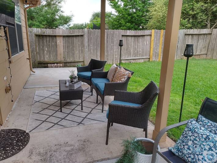 Vacation rental for 9 people, with terrace and yard in Fort Bend County
