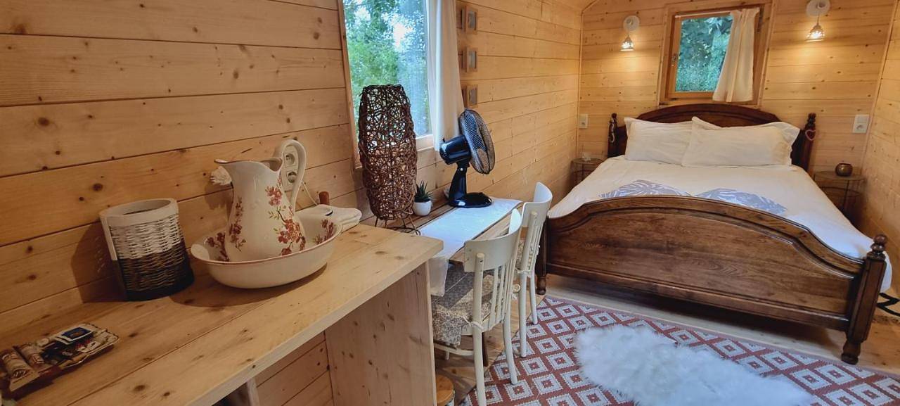 Double Room with Private Bathroom in Tavigny, Houffalize