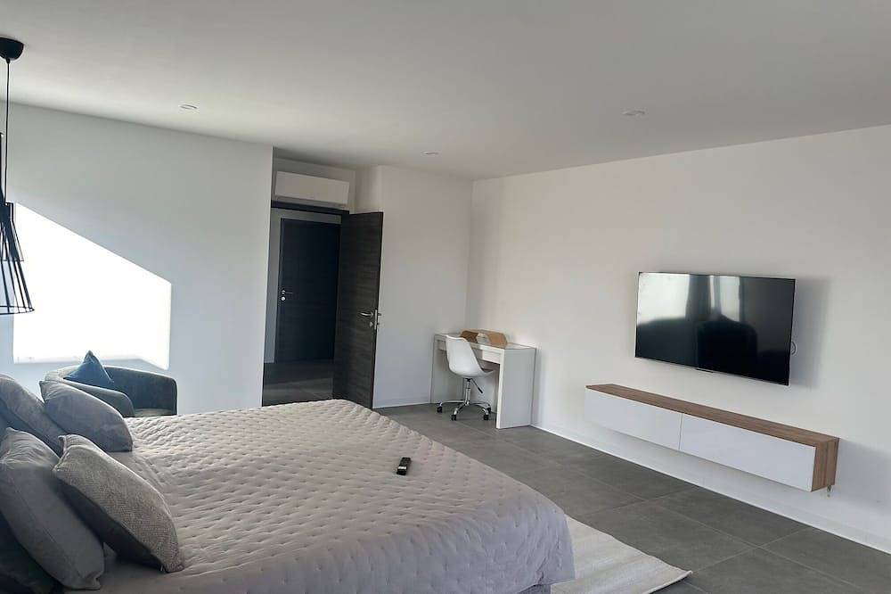 Geräumige 220 m² große Villa mit privatem Pool und großem umzäunten Garten in Aléria, Corte und Umgebung