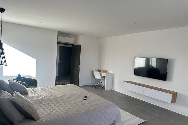 Geräumige 220 m² große Villa mit privatem Pool und großem umzäunten Garten in Aléria, Corte und Umgebung