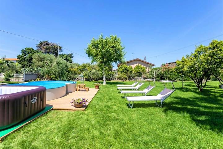 Location de vacances pour 4 personnes, avec vue ainsi que jardin et piscine, animaux acceptés à Castagneto Carducci - 2