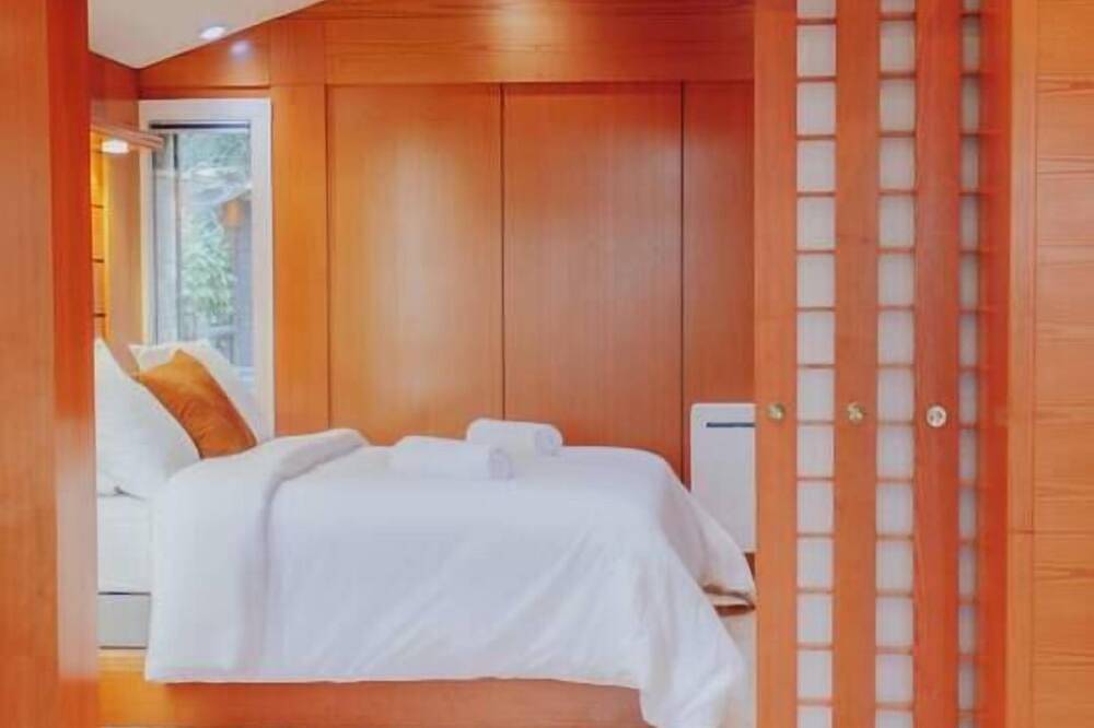 Apartamento entero, Premium Spa Chalet | Sauna & Jacuzzi | 20min Paris in Gif-sur-Yvette, Parque natural regional del Alto Valle de Chevreuse