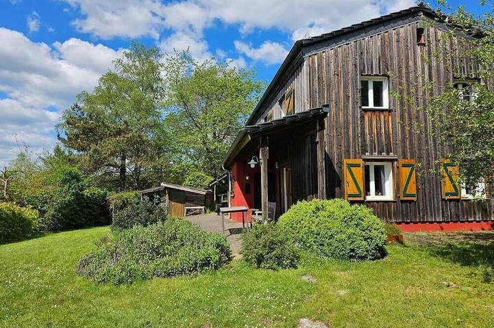 Ferienhaus für 7 Personen, mit Whirlpool und Terrasse sowie Garten und Sauna in Mürlenbach