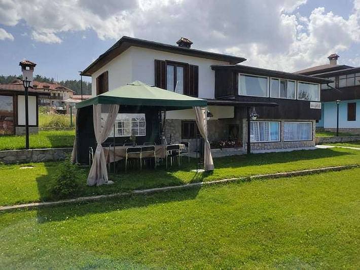 Villa pour 10 personnes, avec vue sur le lac ainsi que terrasse et jardin, adapté aux familles en Bulgarie