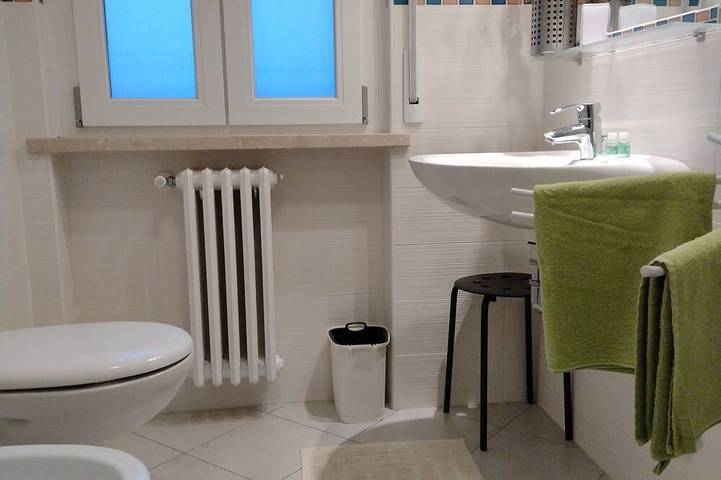 Ganze Wohnung, Sole: Einladende Wohnung ideal für Paare Entspannung, See, Berge und Olivenhaine in Brenzone, Gardasee-Berge