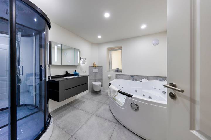 Ferienwohnung für 6 Personen, mit Whirlpool und Terrasse sowie Garten und Sauna in Langenhorn