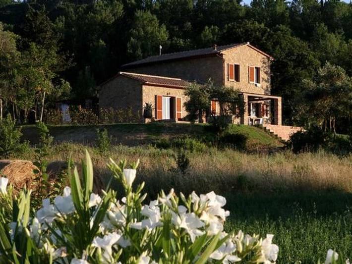 Ferienhaus für 7 Personen, mit Terrasse und Garten sowie Kinderpool
