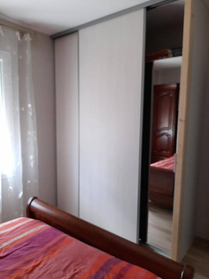 Double Room with Shared Bathroom in Celles-sur-Belle, Région de Niort