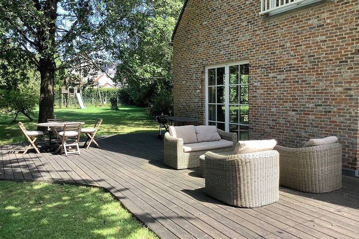 Location de vacances pour 8 personnes, avec terrasse et jardin à Lier