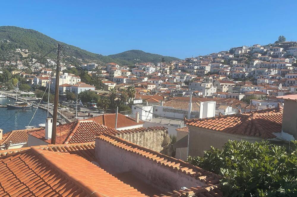 The Captains Residence. Poros. Presented by Lazy Daze in Poros Stadt, Poros