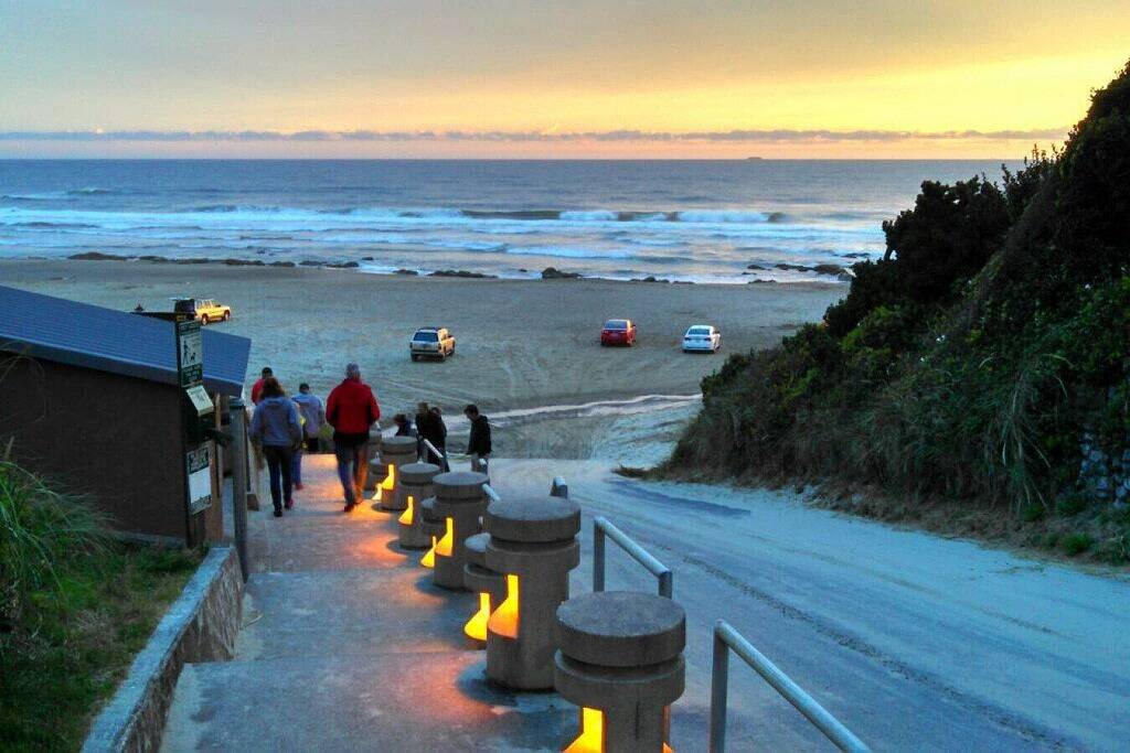 Ganze Wohnung, Moonraker - Ocean Balkon, Küche, Kamin, Wifi, französisches Bett, Schlafsofa in Oceanlake, Lincoln City