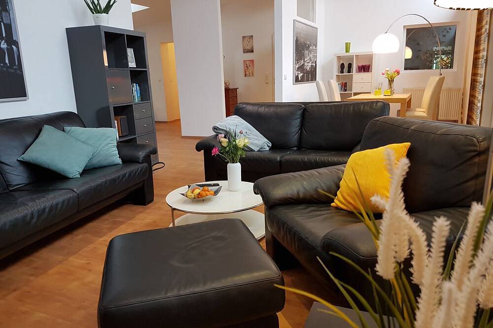 Ganze Wohnung, Moderne und großzügige Ferienwohnung in Hasbergen direkt am Hüggel in Hasbergen, Osnabrücker Land