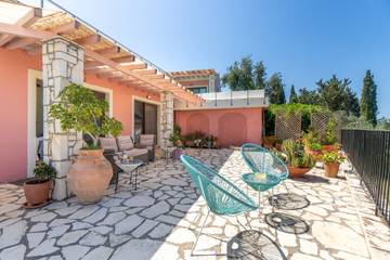 Villa for 4 People in Paxos, Greece, Photo 2