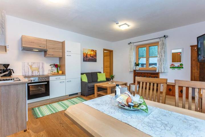 Ferienwohnung für 4 Personen, mit Balkon und Terrasse sowie Ausblick in Sankt Martin bei Lofer - 2