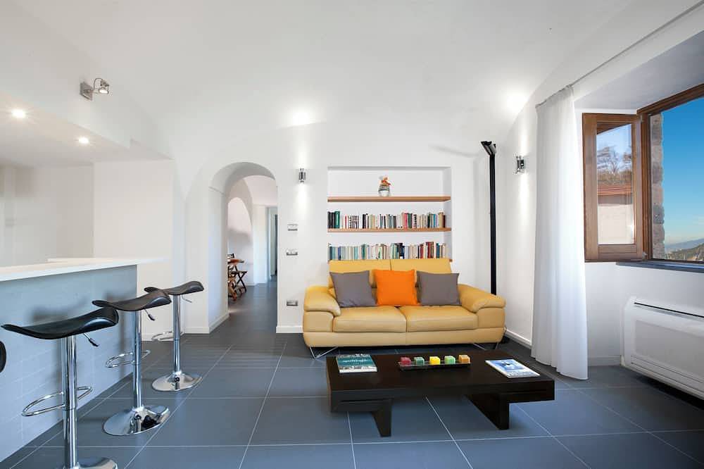 Ganze Wohnung, Sea View Family Apartment with Terrace - Sorrento Hills Retreat in Piano di Sorrento, Neapel Provinz