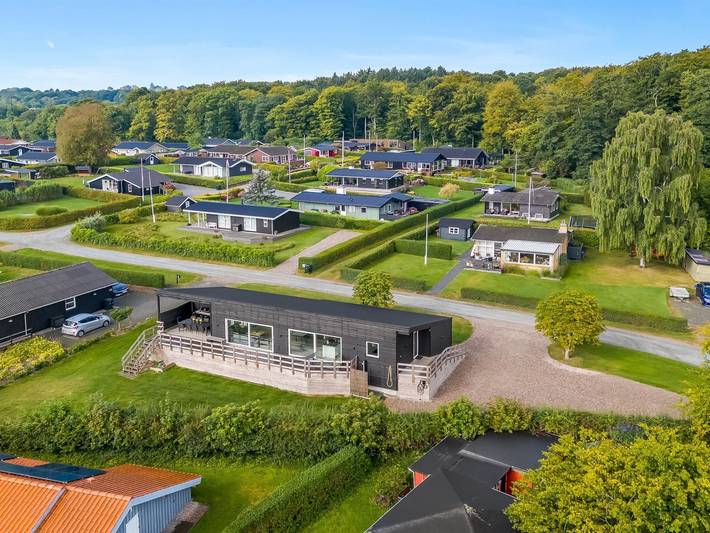 Ferienhaus für 10 Personen, mit Whirlpool und Terrasse sowie Sauna in Binderup Strand