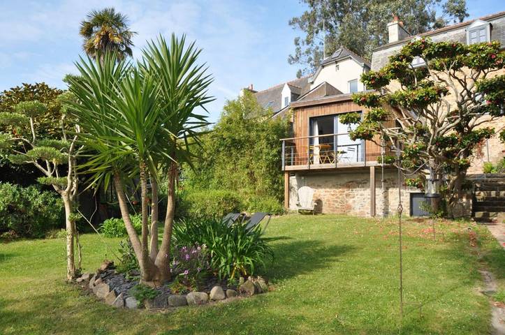 Maison d’hôte pour 2 personnes, avec Balcon et Terrasse ainsi que Jardin et Vue à Perros-Guirec