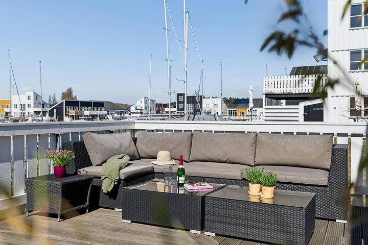 Schönes Ferienhaus mit Meerblick in der Øer Maritime Ferieby in Øerne, Ebeltoft