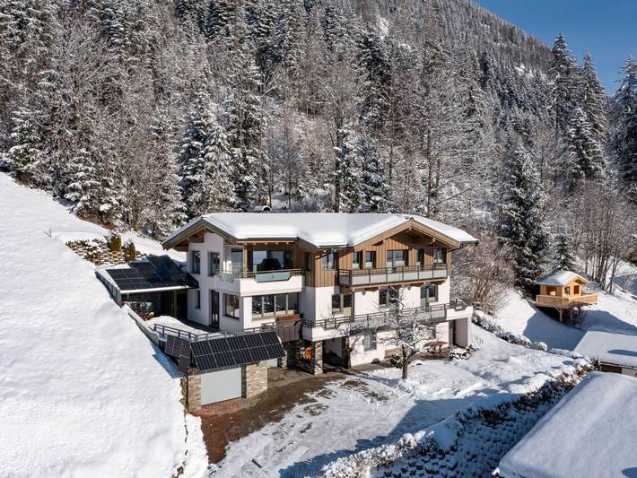 Ganze Wohnung, Idyllische Ferienwohnung, Terrasse und Bergblick in Loferer und Leoganger Steinberge, Sankt Jakob in Haus