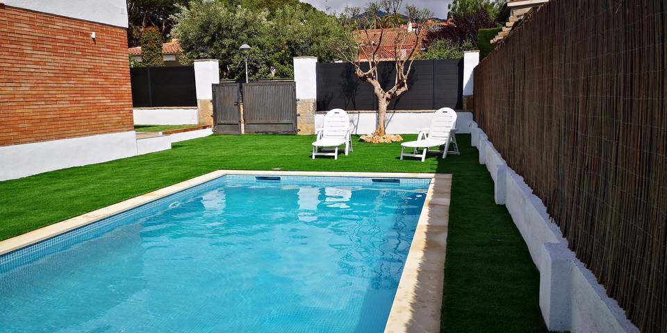 Casa rural para 8 personas, con vistas además de terraza y jardín - 1