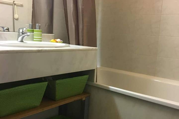 Apartamento entero, Appt clasificado 4 *, 2 piscinas, WIFI gratuito, terraza, barbacoa, borde del lago marino in Vieux-Boucau-les-Bains, Côte d’Argent